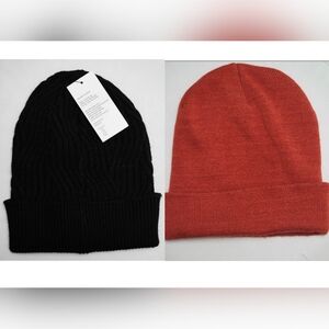 NWOT Set of 2 Men's Beanie Hats